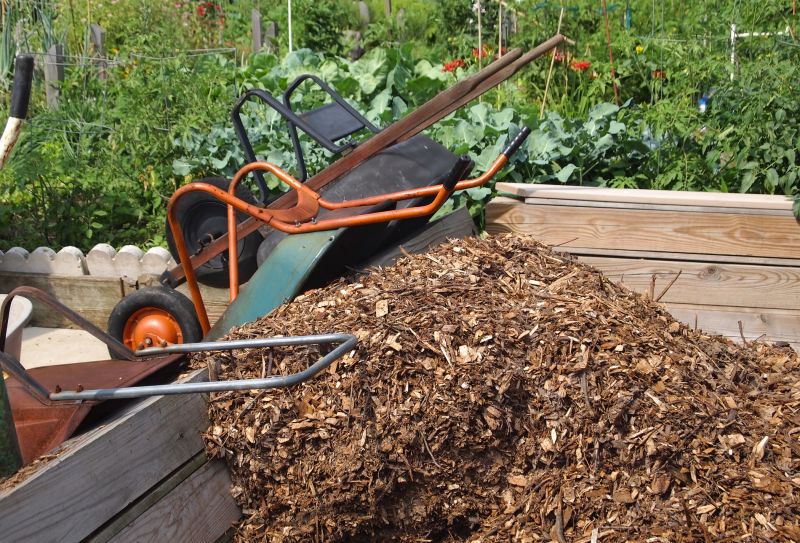 Hardwood Mulch Delivery