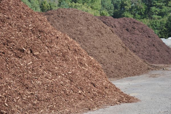 Brown Mulch Delivery in Eden Prairie