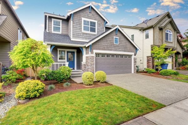 Curb Appeal Landscaping in Eden Prairie